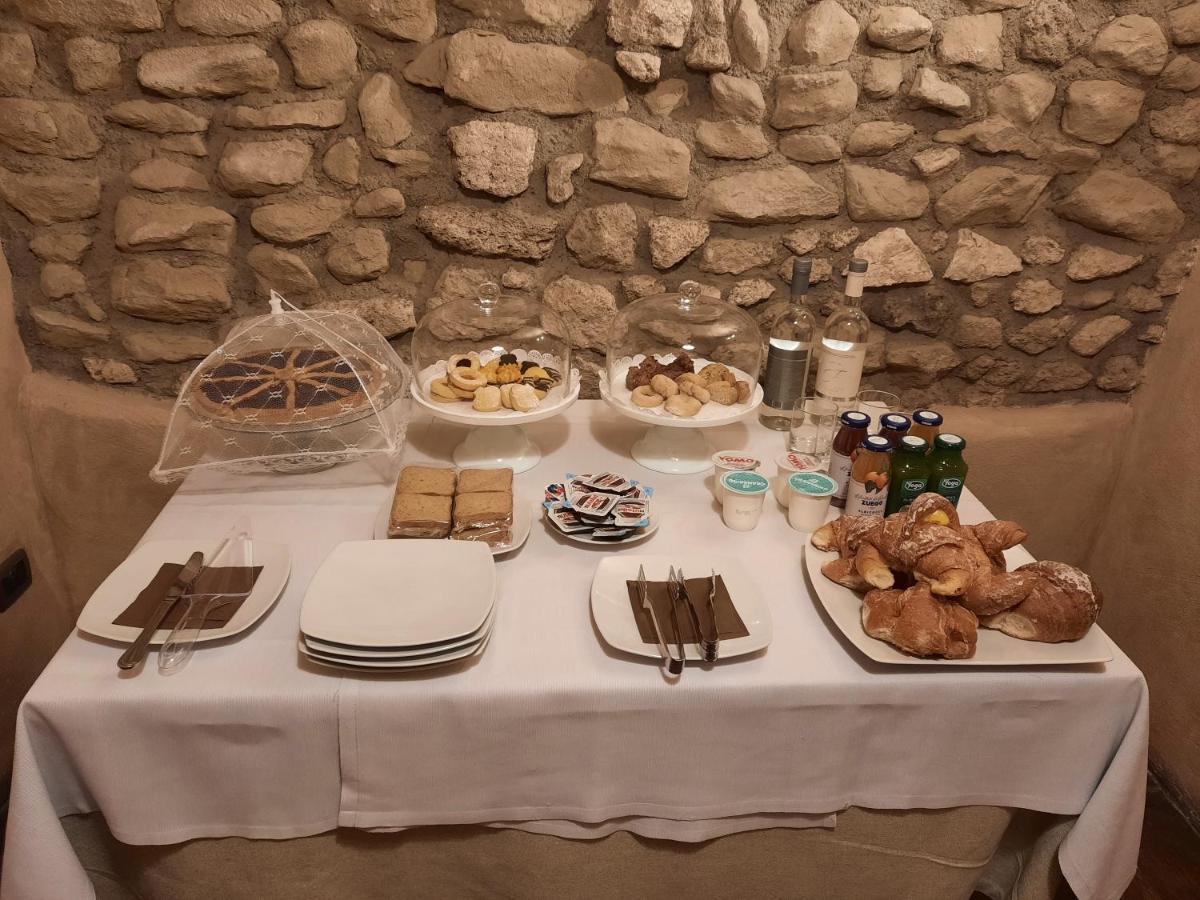 Affittacamere La Piazzetta أناني المظهر الخارجي الصورة