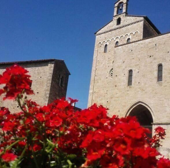 Affittacamere La Piazzetta أناني المظهر الخارجي الصورة