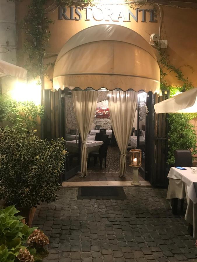 Affittacamere La Piazzetta أناني المظهر الخارجي الصورة